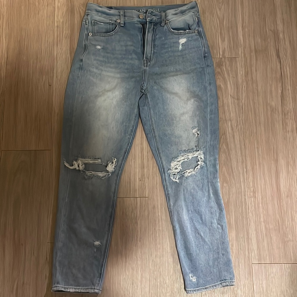 Short cut light blue jeans size 4